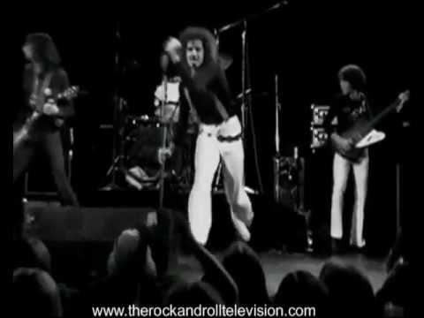 EARTH QUAKE - Friday On My Mind