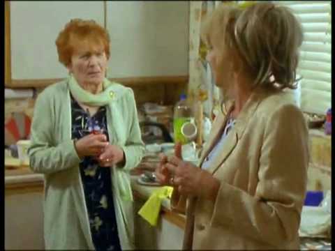Royle Family  S3 - PJ's Landing stinks