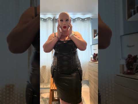 Unboxing & trying on of the Emerald Mask from @KerryJTV 