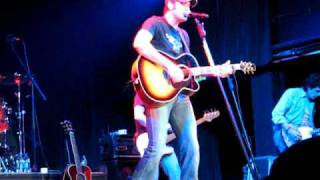 Rodney Atkins singing &quot;Watching You&quot;