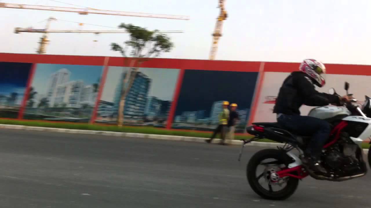 benelli tnt r160 wheelie at viet nam