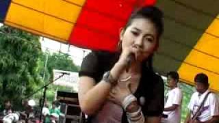 Download lagu Via Vallen - Tak Seindah Malam Kemarin mp3