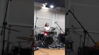Download lagu AURA KASIH MAIN DRUM mp3