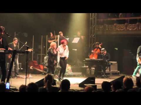 Věra Špinarová & Petra Janů - To máme mládež - Praha Lucerna 15.12.2015