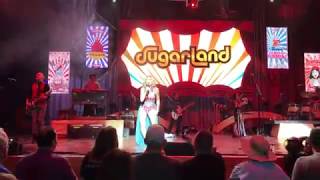 &quot;Bigger&quot; - opening song - by Sugarland LIVE in Columbia, MD
