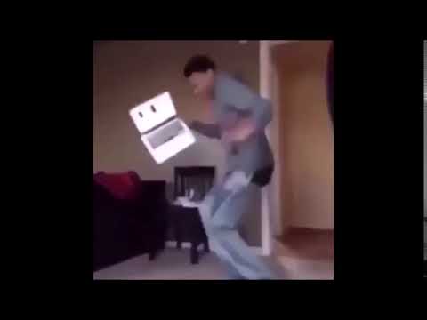 when mus_smile plays in the club