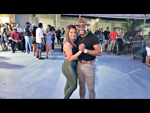 HOJE EU VOU PRO BOTECO - DANÇANDO FORRÓ NO BAILÃO DO BONDE SERTANEJO (XOTE)