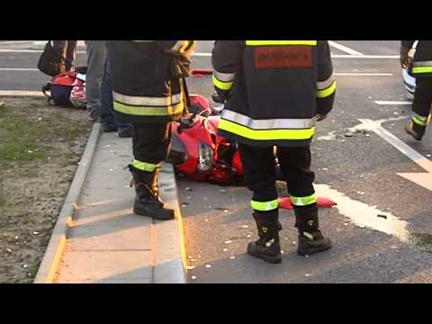 MalopolskaTV.pl - Wypadek motoru z samochodem na Nowohuckiej