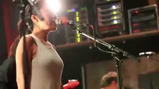 Deerhoof - There's That Grin / Come See The Duck (live)