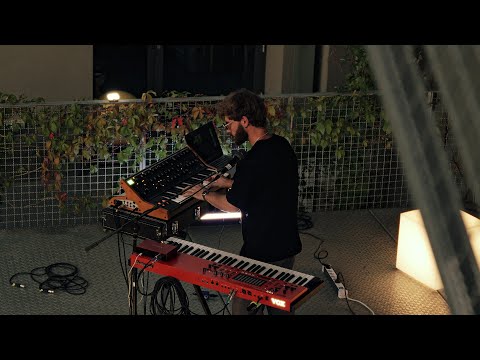 Berlin Division lansează un nou single video care încarcă auditoriul cu un munte de stări: „Highs & Lows"