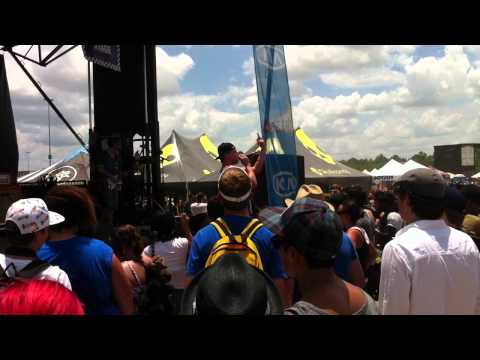 Vonnegutt - Deuces (Chris Brown Cover) Live at Vans Warped Tour - Houston, TX