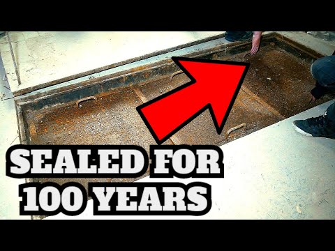 OPENING A HATCH IN TEMPLAR CHURCH ( SEALED FOR 100 YEARS ) GOT CAUGHT Video