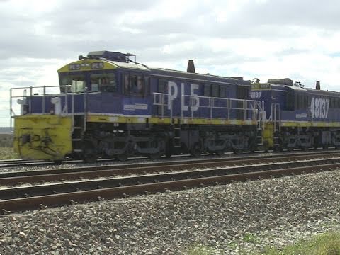 Coal train with 4 branchline locos (PL & 48's) - Railways in NSW, Australia