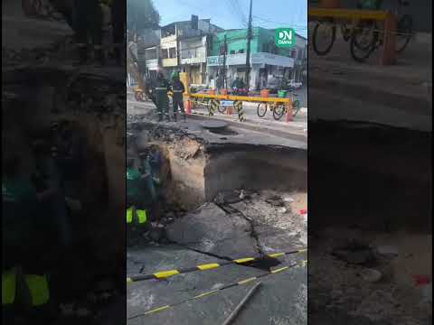 Cratera se abre em avenida de Fortaleza neste domingo (14); Cagece faz reparos