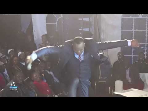 Churchill Show Bloopers - MC Jessy Falls On Stage...