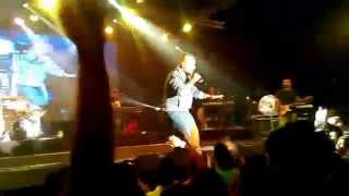 Tune Mari Entriyaan - Vishal Shekhar Live in Dubai 29-Aug-2014