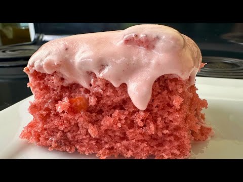 DELICIOUS MOIST Homemade Strawberry Cake 🍓 w/ REAL Strawberries! Perfect for a Cookout ❤️
