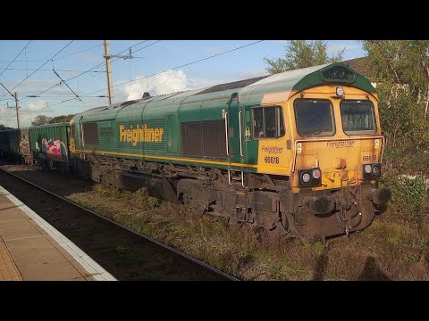 Freightliner Class 66 (66618) departs Warrington Bank Quay 03/11/22
