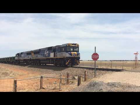 freight train 5100S CM3306 CM3302 pass Direk