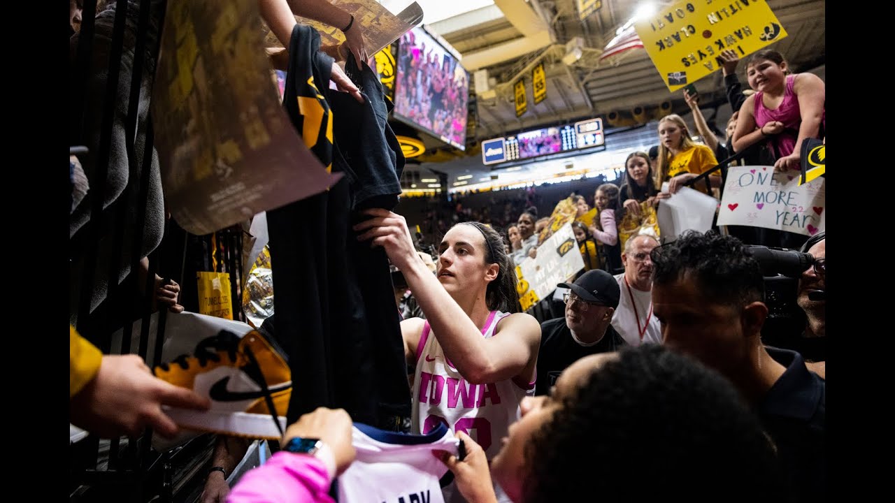 Caitlin Clark Drops Triple-Double in Iowa's Bounce Back vs Illinois