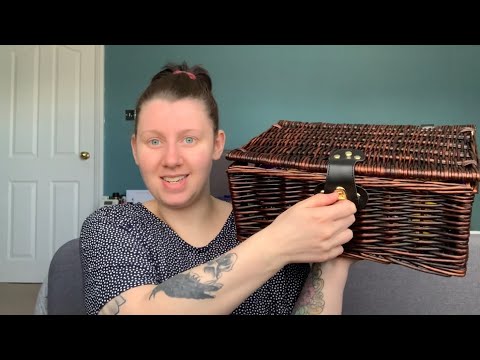 EASTER HAMPER GIFT UNBOXING (CADBURY’S OVERLOAD!)