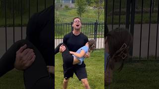 Download lagu DAD FIGHTS AN OLD LADY #shorts mp3