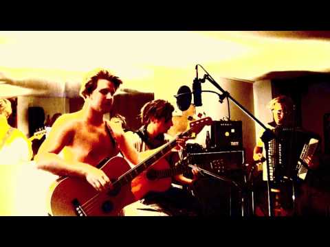 Tintamare au Sas à Son - L'Énormité