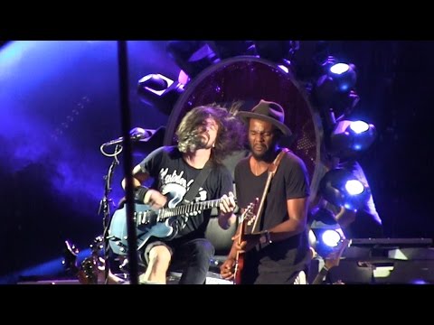 Foo Fighters at Austin City Limits **Complete, Uncut Concert** (720p HD) Live 10-2-15