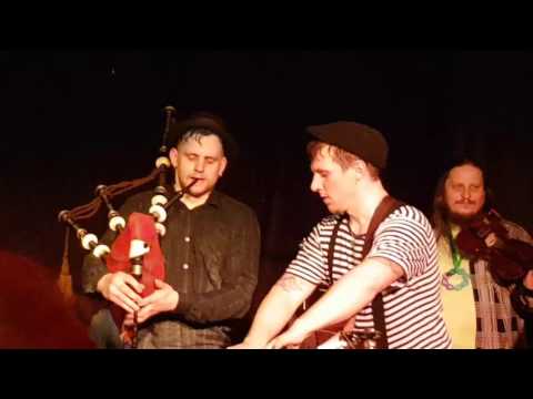 Benjaming's clan koncert. Ac klub Hk.  03/2017 závěr dudy