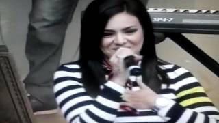 Download lagu Angela Canta Se Me Ha Perdido Un Corazon En El Homenaje a Gilda mp3