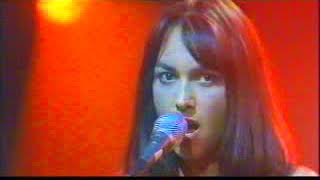 Susanna Hoffs : &quot;All I want&quot;, live France 07.11.96.