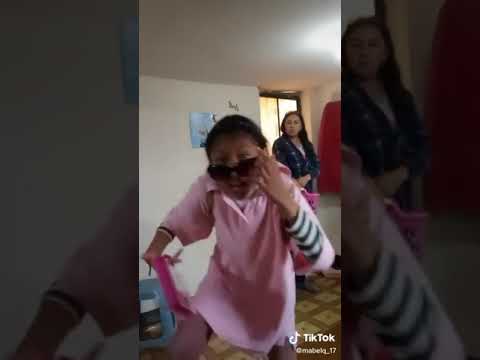 Niña sorprende rapeando antes de ir a la escuela ! 😱