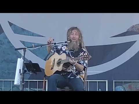 Levitate 2022, Mike Love, song 1