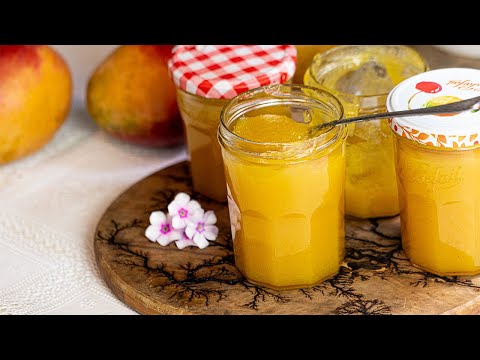 Delicious Homemade Mango Jam (4 ingredients!)
