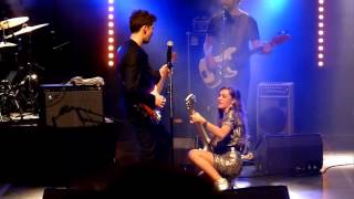 nina attal en concert