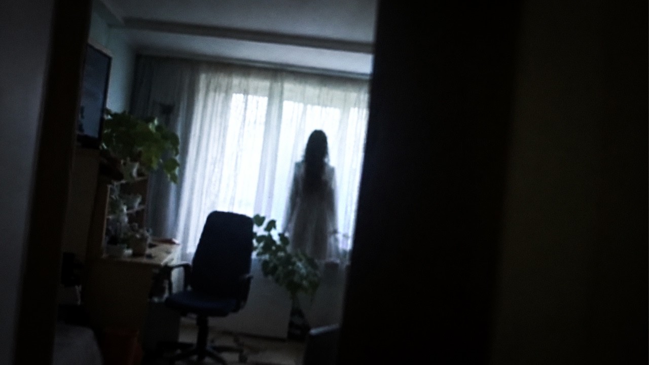 15 Scary Videos Loud Enough To Wake The House