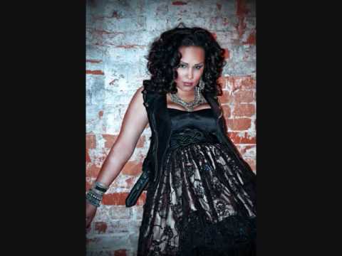 TOSHAMAKIAS GIRLS NIGHT OUT