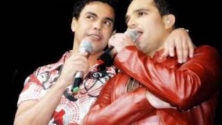 Roupa De Lua De Mel Lyrics  Translation