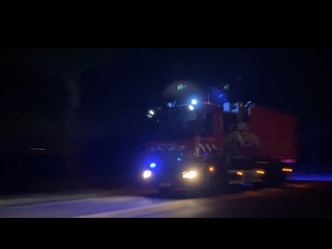 P1 | HA 25-8584 + GWTSH25-8066 met spoed naar een Grote Brand in Ens
