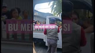 Download lagu BU SUSI MAU KEMANA ,#susipujiastuti #menterisosial #susi #IBUMENTERI #rokok #menterijokowi #idola mp3