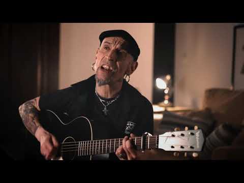 Fito & Fitipaldis - Cada vez cadáver (Videoclip Oficial)