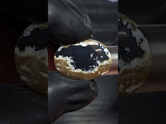 حجر عقيق خرائطي اسود طبيعي