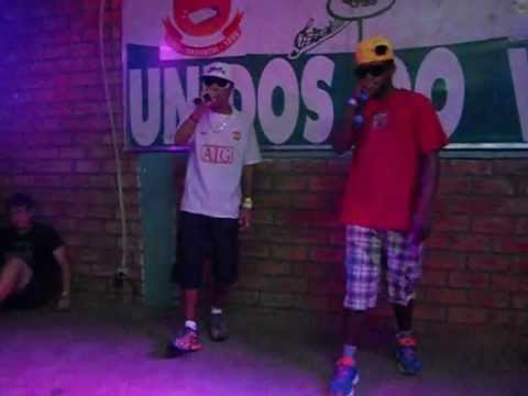 MC LEEH RS part  mc dinho ao vivo festa da colina