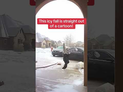 Winter is coming, be careful not to slip and fall🤣❄️#funnyvideo #winter #funny