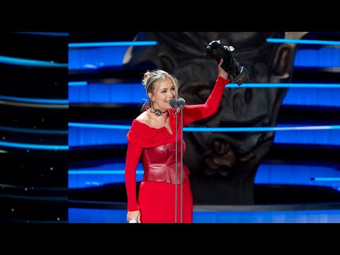 RIGOBERTA BANDINI, dedica el Goya a sus amigxs LGTBIQ+ | #SHORTS SHANGAY