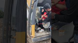 Download lagu cewek bawa excavator #viralvideo #shorts mp3