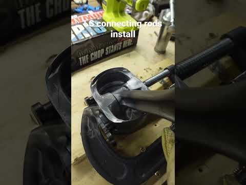 Installing LS connecting rods to the new (to this engine) pistons