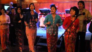 Download lagu Baba Nyonya _Dancing & Singing Ai Pia Cia E Ya mp3 Download lagu Baba Nyonya _Dancing & Singing Ai Pia Cia E Ya mp3