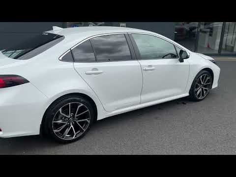 Toyota Corolla 1.8 Hybrid Sol 4dr - Image 2