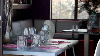 preview picture of video 'Restaurant Côté Beach, Villeneuve-Loubet, par YouResto'